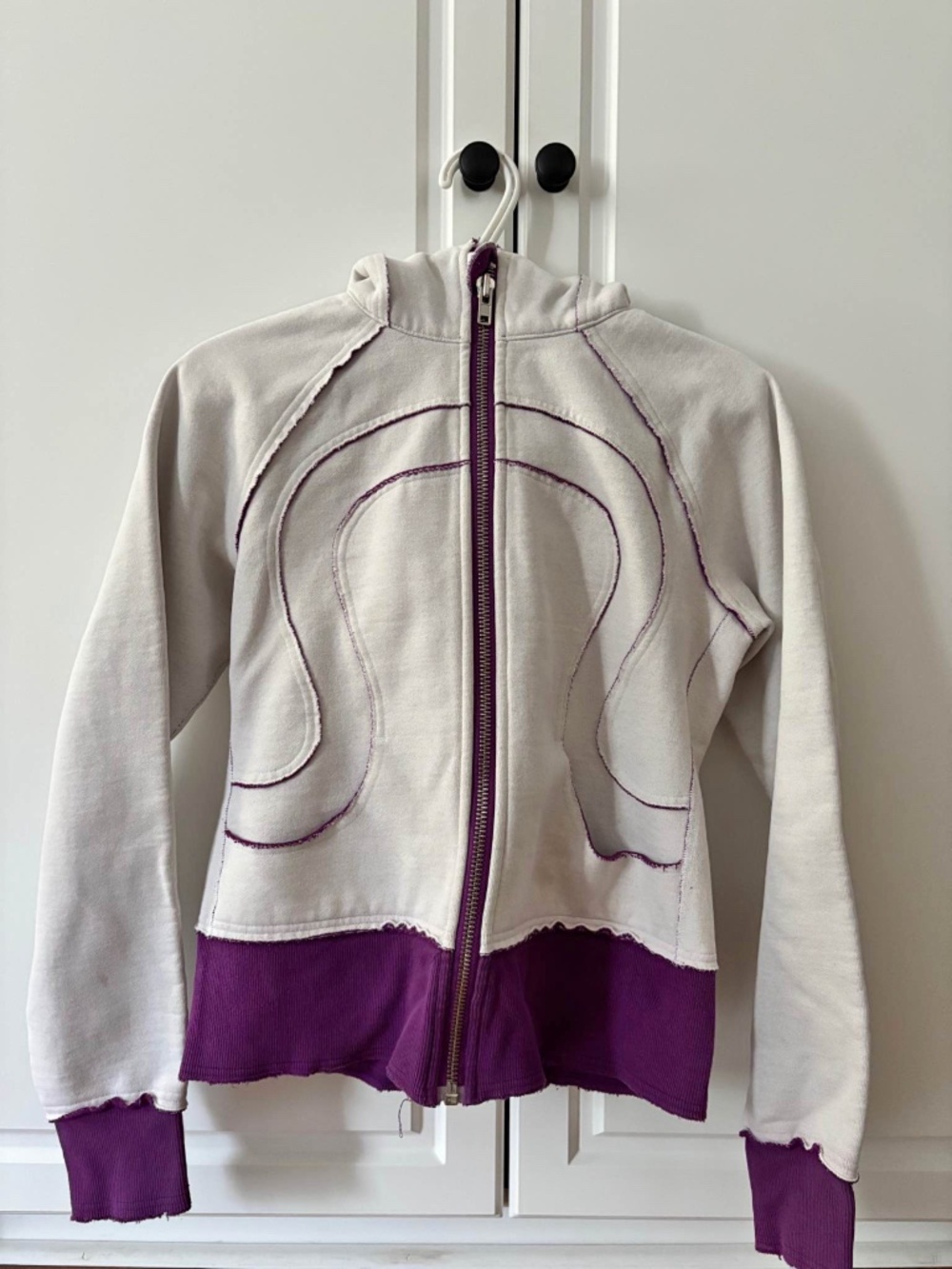 Vintage Lululemon purple/white Sweater